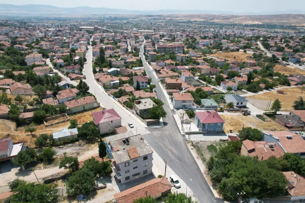 AKDAĞ CADDESİ’NDE ASFALT ÇALIŞMALARI TAMAMLANDI