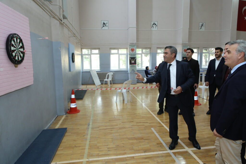 Öğretmenler Arası Dart Turnuvası