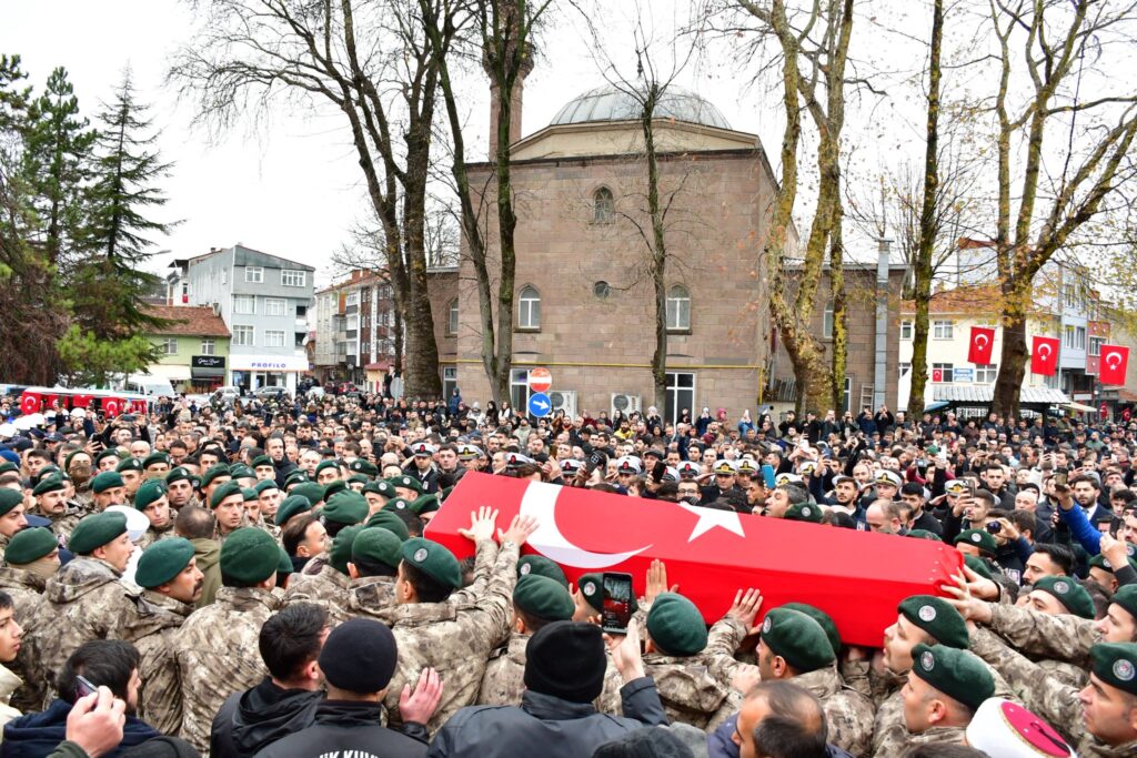 ŞEHİDİMİZİ SON YOLCULUĞUNA UĞURLADIK