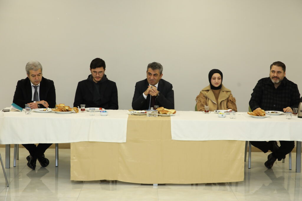 GELECEĞE HAZIRLANAN GENÇLERLE SICAK BULUŞMA