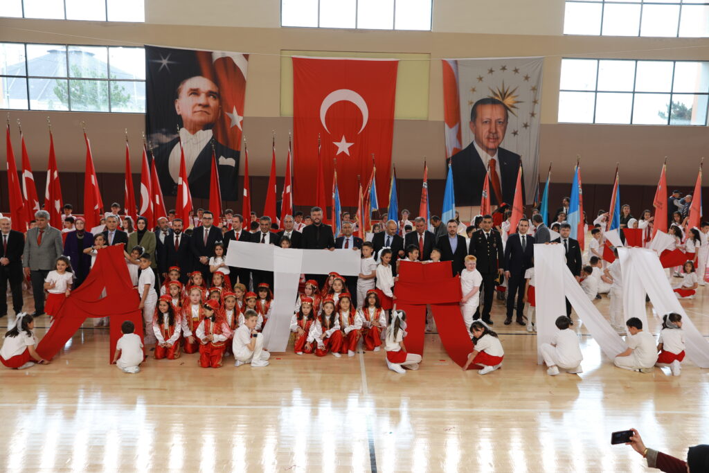 İLÇEMİZDE 23 NİSAN COŞKUSU