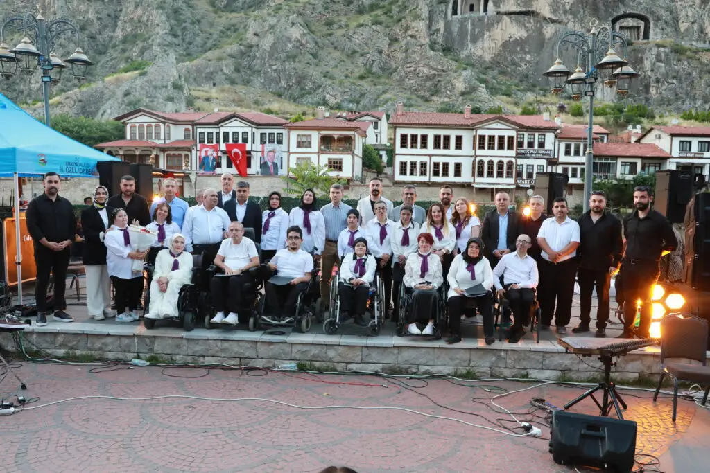 Müzik engel tanımaz, gönüllere dokunur…