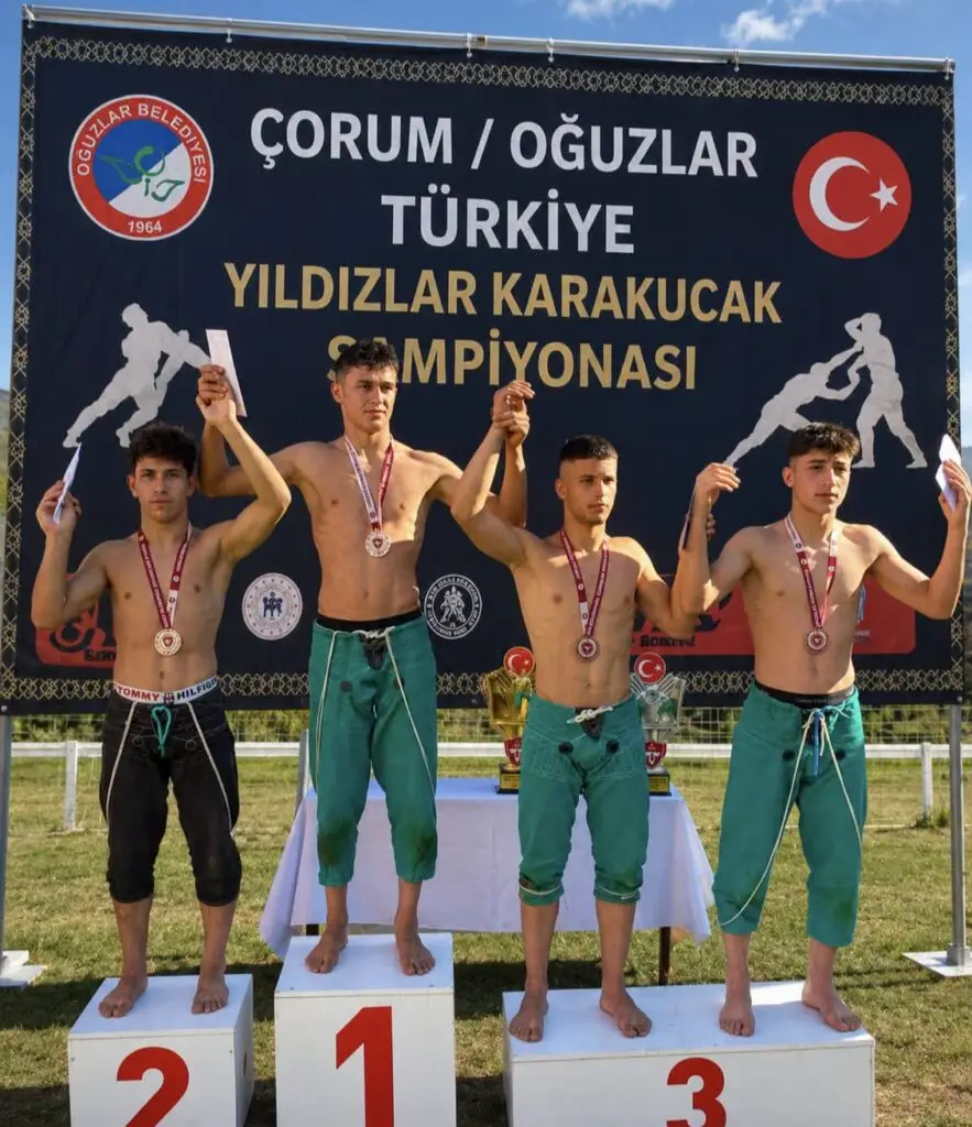 ER MEYDANINDA SULUOVA’NIN GURURU!