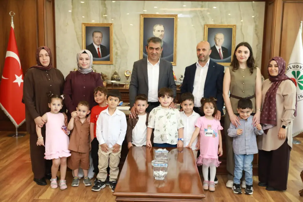 Minik Kalplerden Aşure İkramı