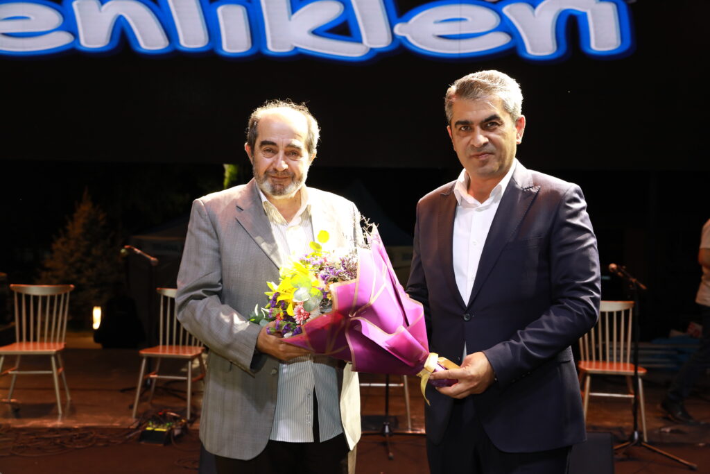 Gönüllere Dokunan Gece